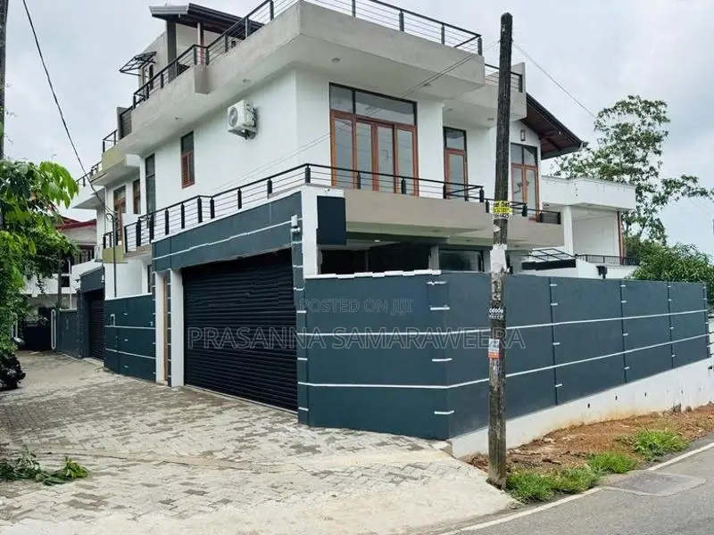 අති සුඛෝපභෝගී නවීනතම දෙමහල් නිවස piliyandala maharagama rd