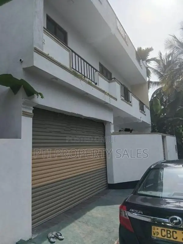 Brand New 3 Story House for Sale – Piliyandala, Madapatha Road