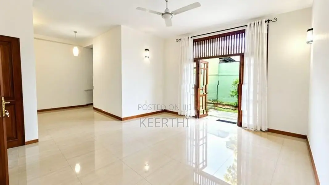 Two Story House for Sale in Between Boralasgamuwa and Piliyandala