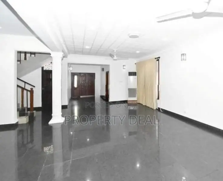 5 BR House For Rent in Colombo - PDH200