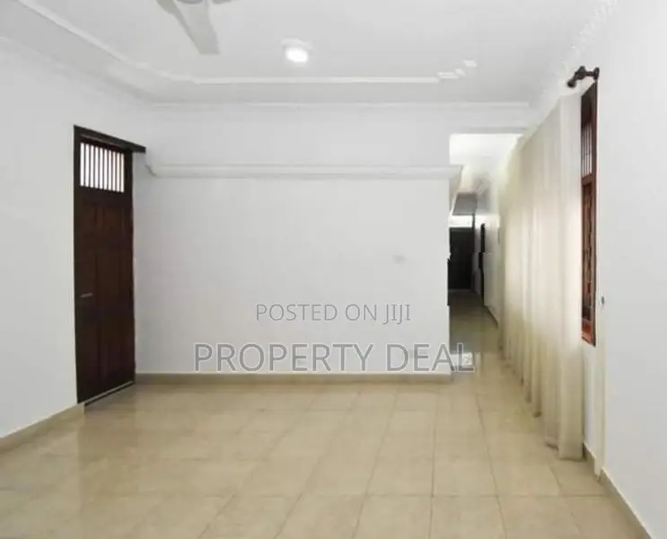 5 BR House For Rent in Colombo - PDH200