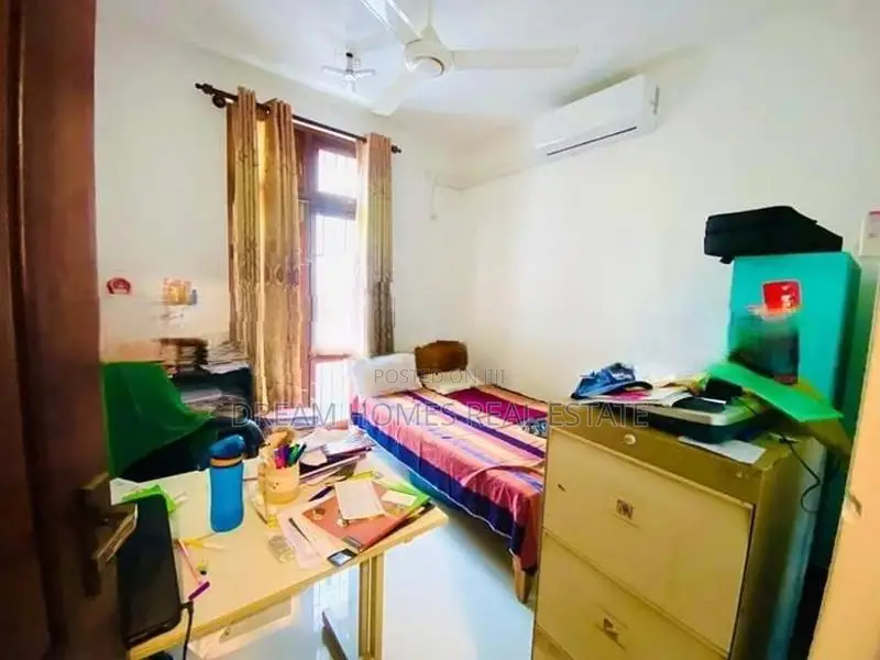 Modern Luxury Home with Rooftop in Pannipitiya – Prime Location