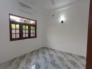 Three-Storey Modern House for Sale – Makandana, Kesbawa