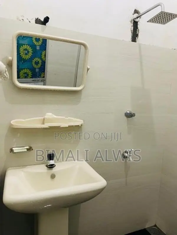 Room Rent For One Male - Boralesgamuwa
