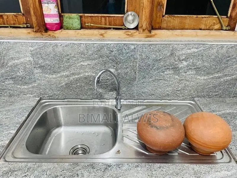 Room Rent For One Male - Boralesgamuwa