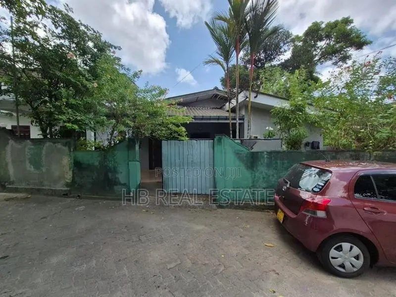 9.90 Perches Residential Property For Sale