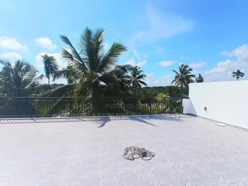 2-Storey 5BR House with Rooftop for Sale – Piliyandala
