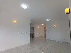 4 Bed with Ac - 2 Story House Piliyandala
