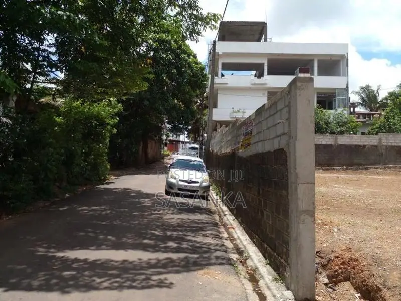 NUGEGODA THALAPATHPITIYA 20PERCHES COMMERCIAL LAND FOR RENT
