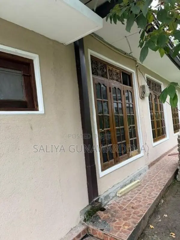 House For Sale In Gunnepana Kandy