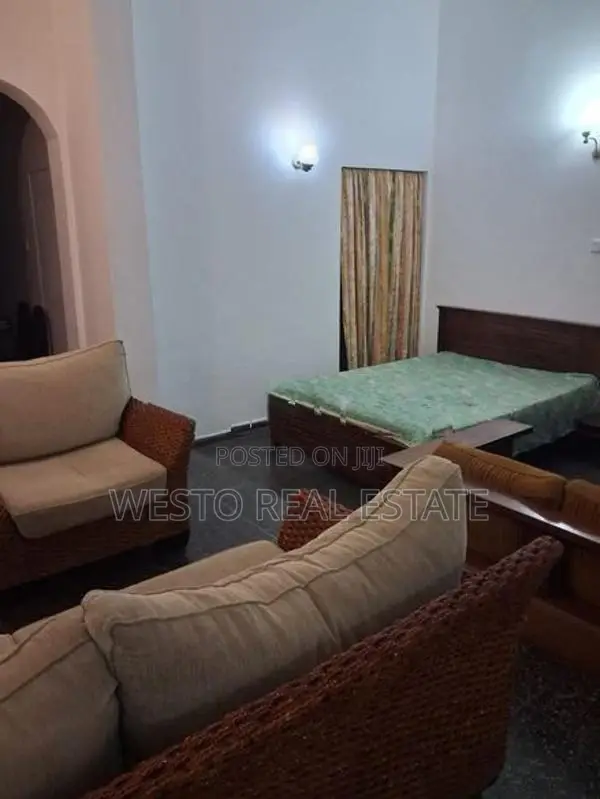 Upstair Unit for Rent in Colombo 05