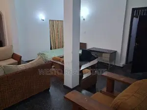 Upstair Unit for Rent in Colombo 05