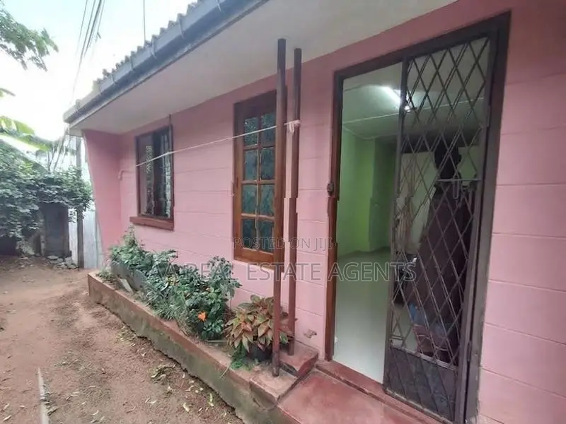 Single Storey House for Sale in Meethotamulla