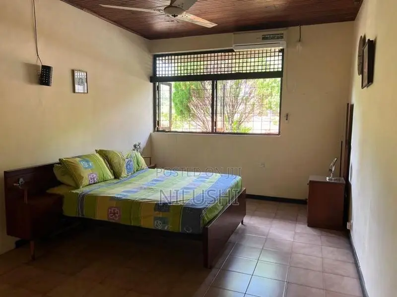 Old liveable house for sale land value | HS0007