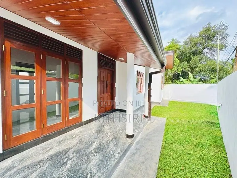 Brand New Single Story Modern House for Sale in Athurugiriya