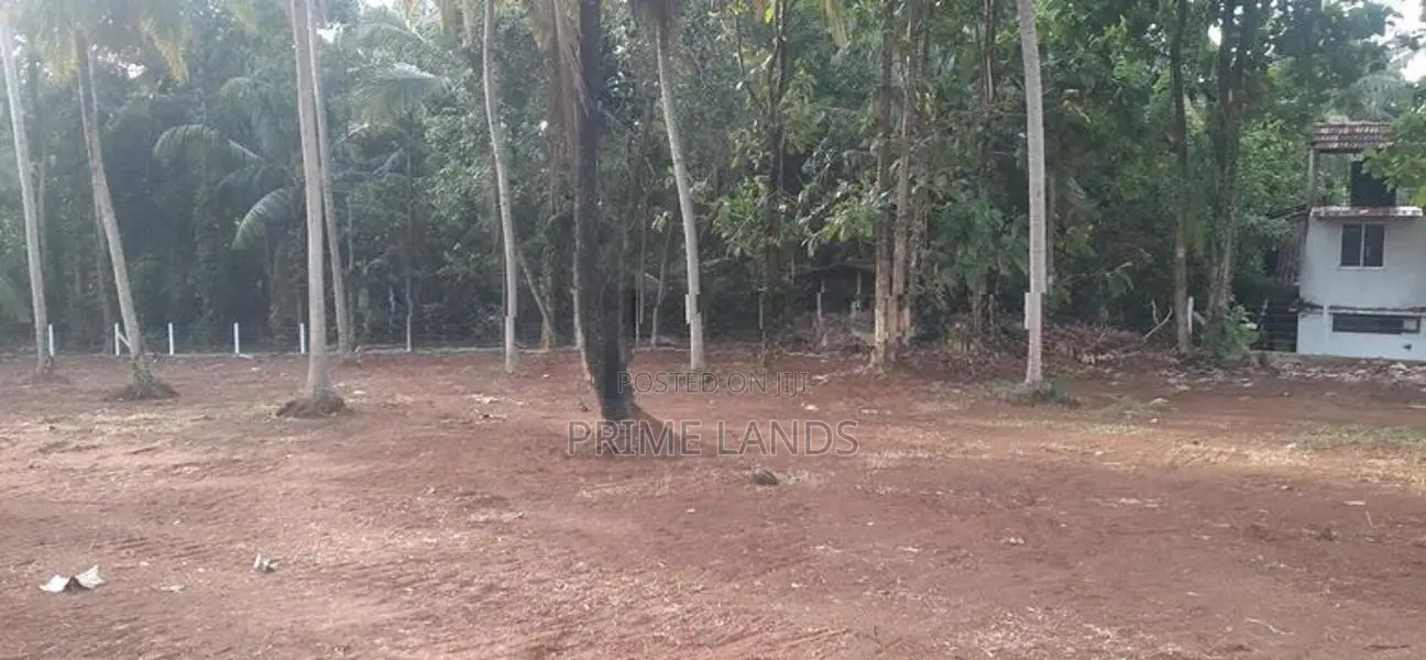 කුරුණෑගල නුවර පාරෙන් පදිංචියට ඉඩමක්