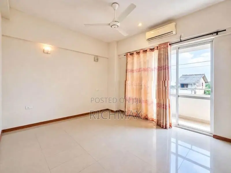 Apartment for sale in Mount Lavinia