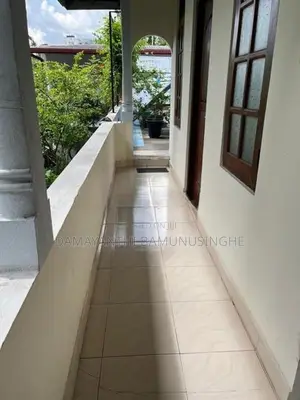 Up Stair Two Rooms Annex (1000 Sqft) for Rent - Maharagama