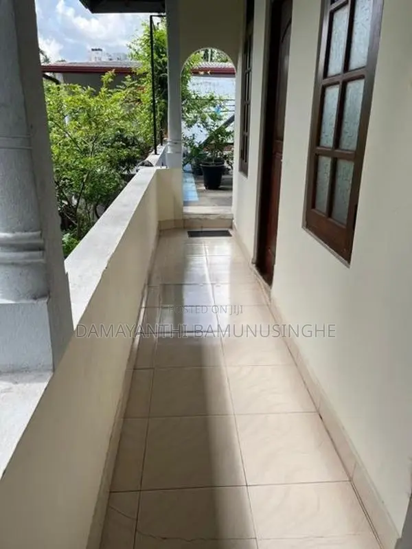 Up Stair Two Rooms Annex (1000 Sqft) for Rent - Maharagama