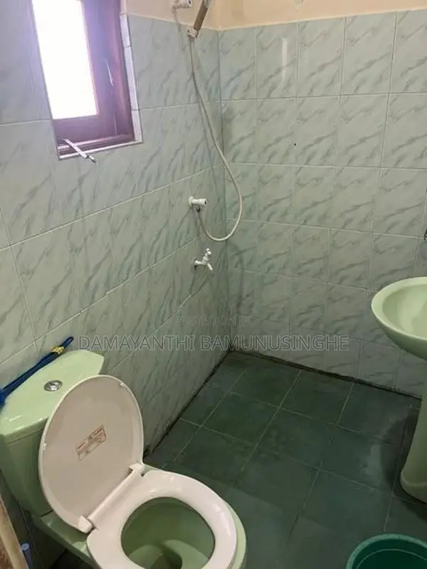 Up Stair Two Rooms Annex (1000 Sqft) for Rent - Maharagama