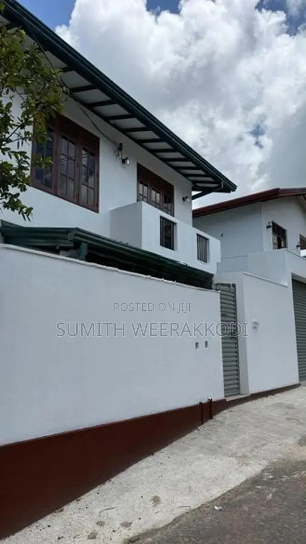House in Suwarapola