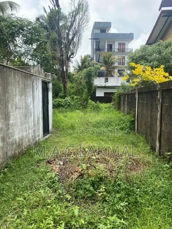 Land in Boralasgamuwa