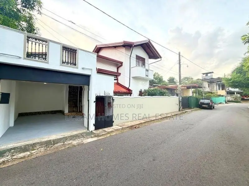 4-Bedroom House for Rent – Thalawathugoda