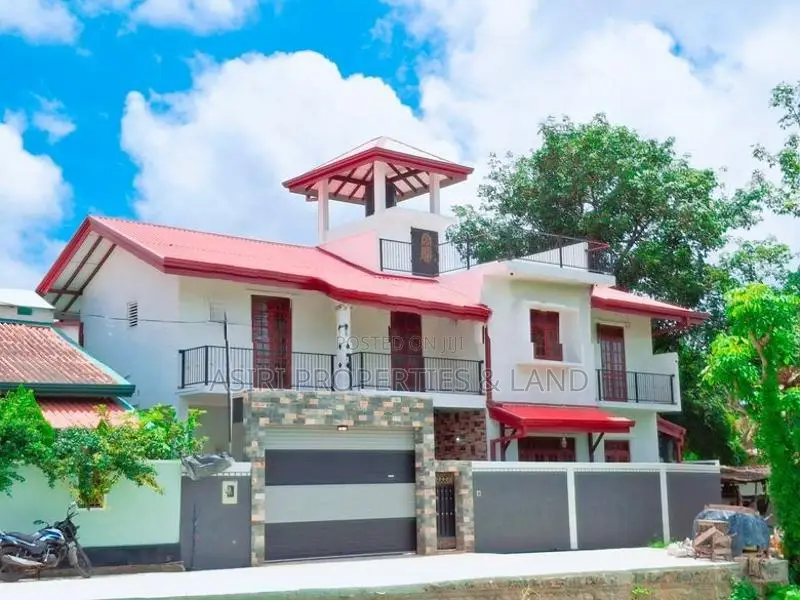 සුන්දර වෙල්යායකට මුහුණලා තෙමහල් නිවස විකිණීමට Piliyandala Kesbewa