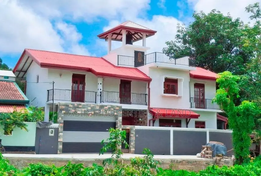 සුන්දර වෙල්යායකට මුහුණලා තෙමහල් නිවස විකිණීමට Piliyandala Kesbewa