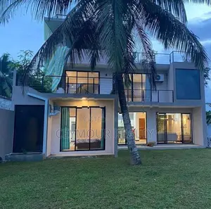 Luxury Architect-Designed House for Sale – Kahathuduwa