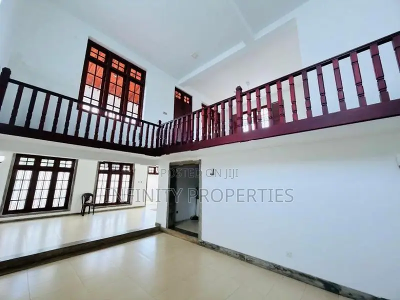 (AFA518) 03 Story Luxury house With 11.05 P sale At Mount Lavinea