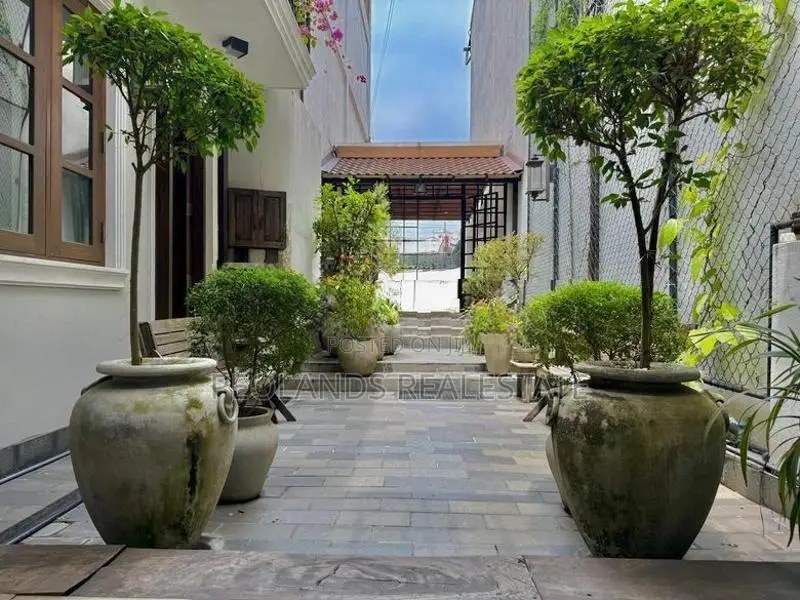 (NR711) Luxury House Rent in Colombo 05