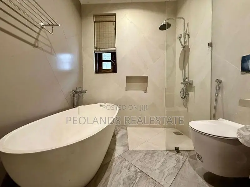 (NR711) Luxury House Rent in Colombo 05