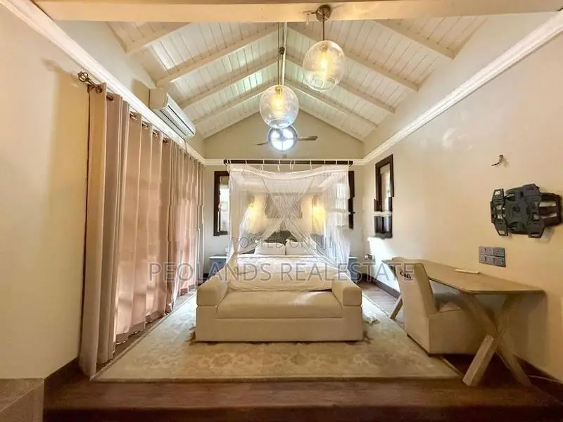 (NR711) Luxury House Rent in Colombo 05