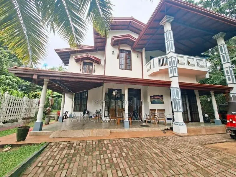 එකල, කටුගොඩ පිහිටි සුඛෝපභෝගී නිවසක් විකිණීමට ඇත. (ID : KTGD001S)