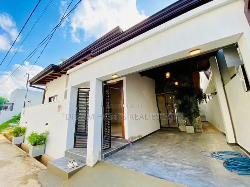6 Perch Brand New House for Sale – Athurugiriya