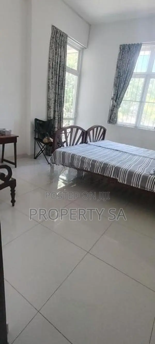 3 Bedroom Furnished Apartment for Sale in Colombo 5
