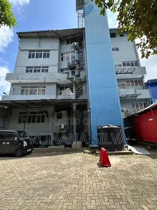 Prime Commercial Building for Rent – Boralesgamuwa Junction