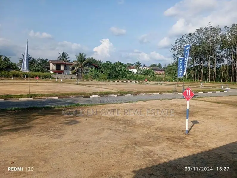 Yakkala Kalagedihena Land for Sale