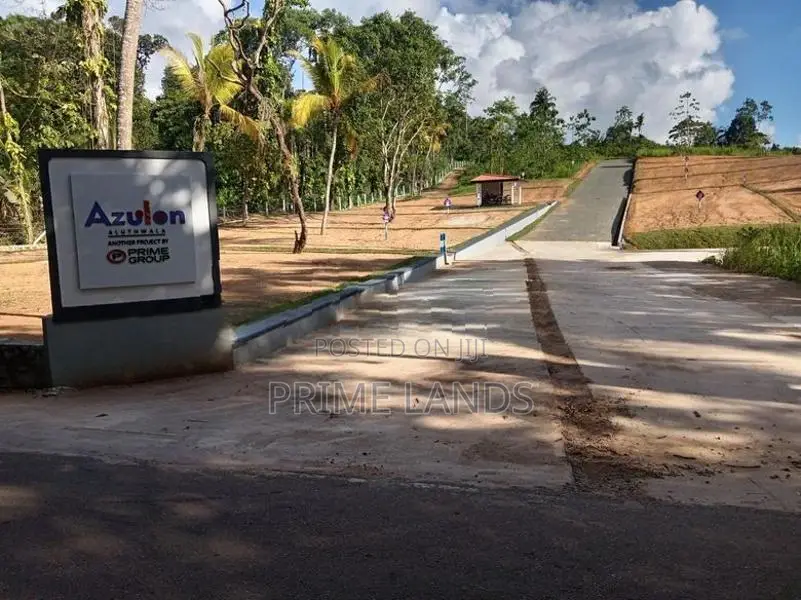 අම්බලන්ගොඩ බද්දෙගම පුධාන පාරට මුහුණලා