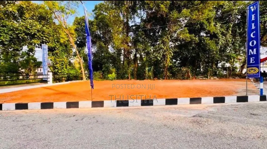 Kalagedihena Sapugasthenna බස් පාරට ඇවිදින දුරින් වටිනා ඉඩමක්