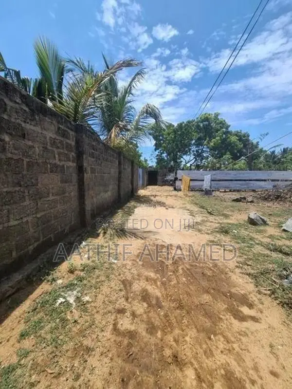 Land For Sale Akkarepattu