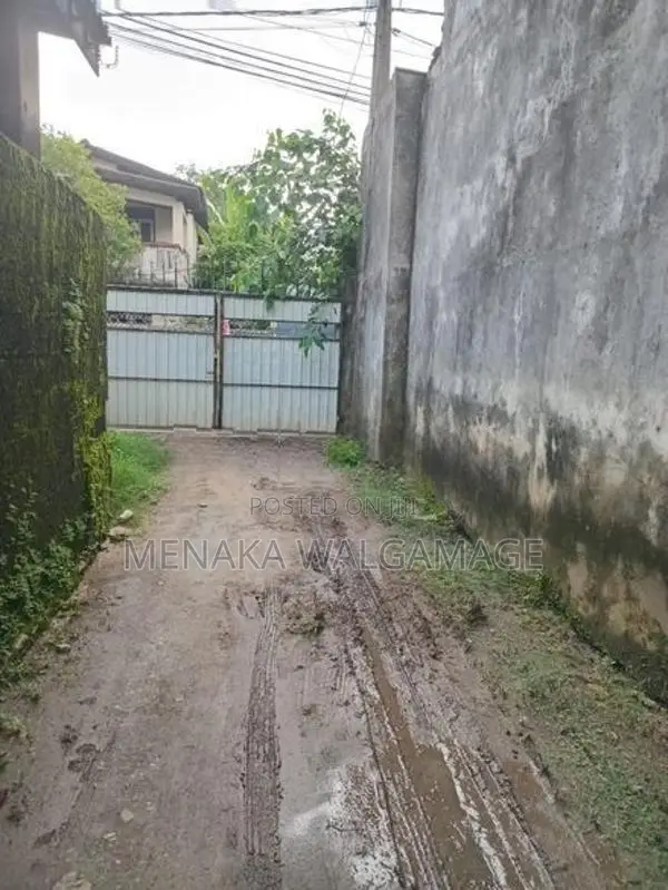 Land for Sale in Wellampitiya