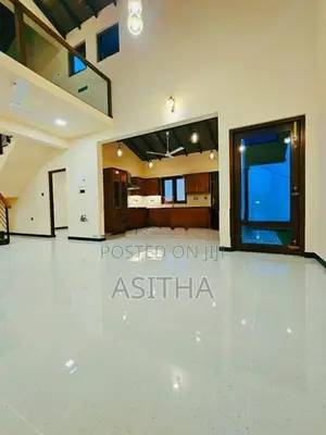 පදින්චි නොවු අලුත්ම දෙමහල් නිවස Koswatta