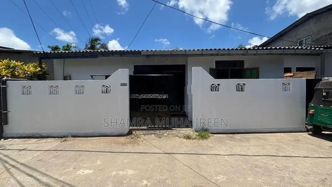 House for Sale in Wellampitiya