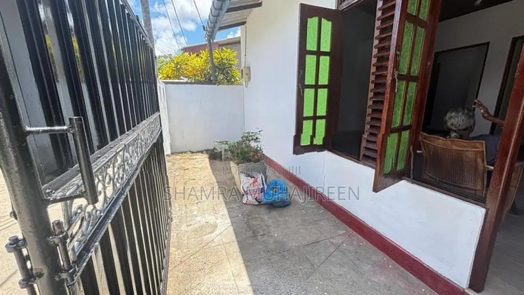House for Sale in Wellampitiya