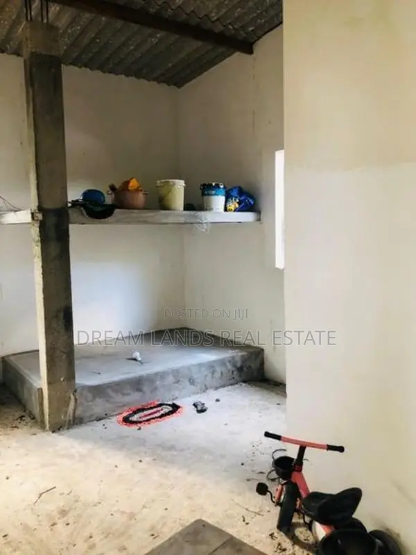 Residential land for sale yakkala Idigolla