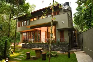 Modern Streamfront Luxury Villa for Sale – Kiriella Elegance Awaits