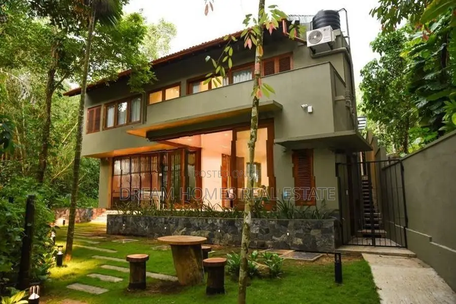 Modern Streamfront Luxury Villa for Sale – Kiriella Elegance Awaits