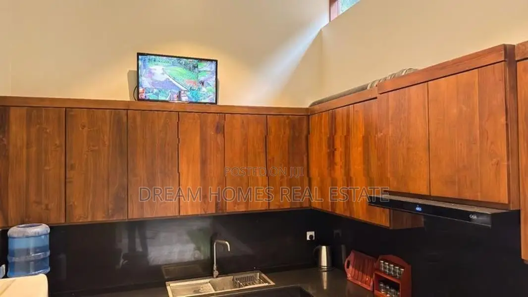 Modern Streamfront Luxury Villa for Sale – Kiriella Elegance Awaits